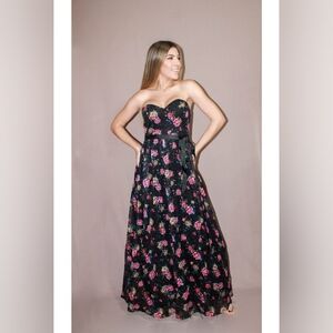 Maniju Women's Floral Gown Size M